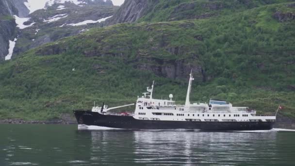 Яхта в Норвегии — стоковое видео