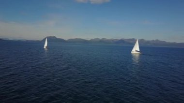 Yelkenli yat Norveç'in havadan görünümü