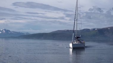 Norveç'te bir yat yelken