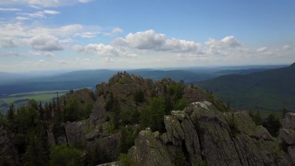 Vista aérea en las montañas de los Urales — Vídeo de stock