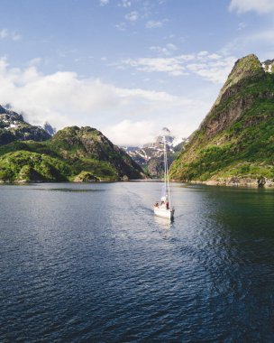 Yatçılık Troll Fiyordu içinde. Havadan görünümü