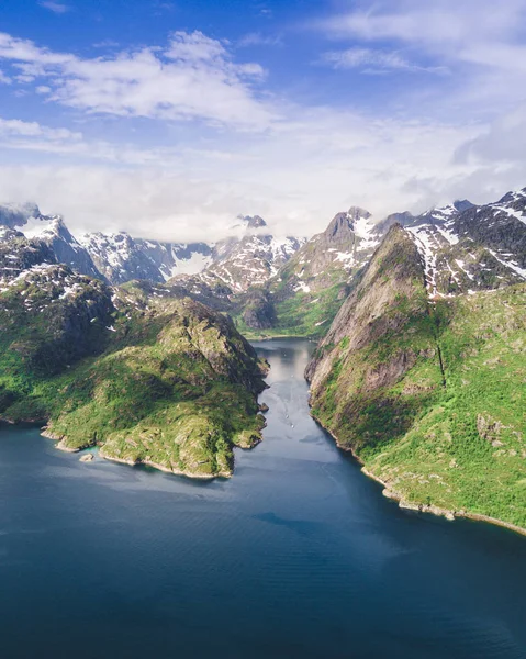 Yachting in Troll fjord. Luchtfoto — Stockfoto