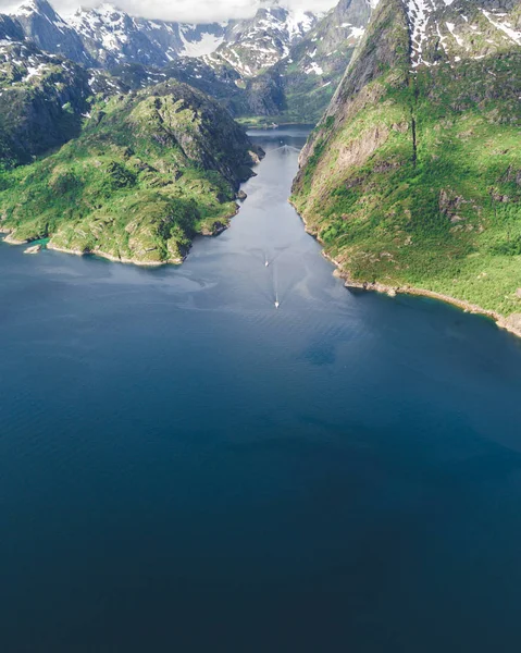 Yachting in Troll fjord. Luchtfoto — Stockfoto