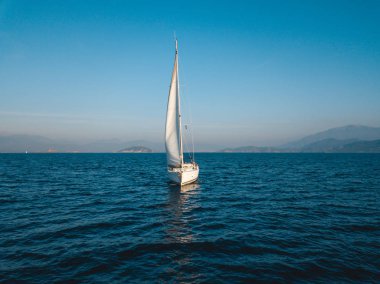 Türkiye 'de açık denizde deniz manzarası