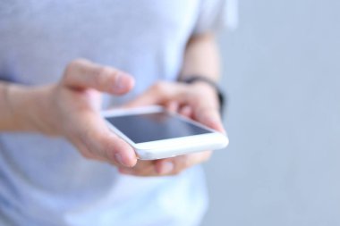 Adam tutma ve kullanma smartphone