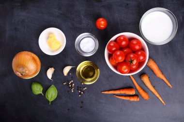 domates çorbası için malzemeler