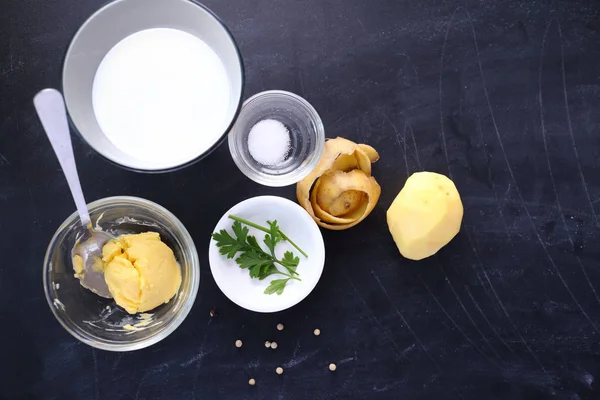 Ingredientes para purê de batatas — Fotografia de Stock