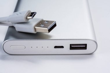 Modern teknoloji güç banka. Harici Taşınabilir Pil kablolu fo