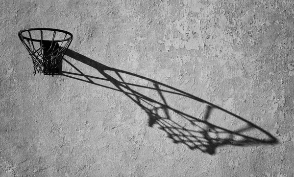 Arco de basquete e sombra — Fotografia de Stock