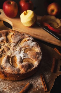 El yapımı elmalı turta