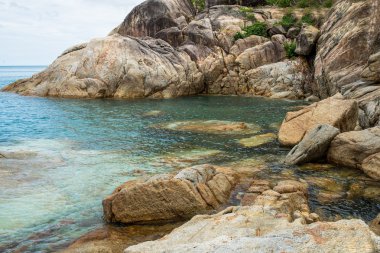 Manzara, deniz taşları ile bir ada Samui manzara, Tayland, Thailand, mavi su