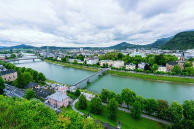 Salzburg partnerliğindeki Nehri