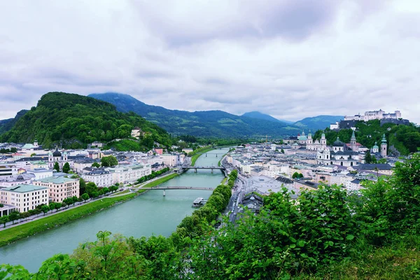 Salzburg partnerliğindeki Nehri