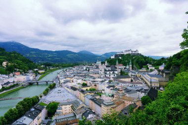 Salzburg partnerliğindeki Nehri
