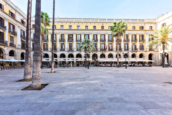 BARCELONA, SPAIN - November 10: Plaza Real Placa Reial . Royal Square Catalonia — ストック写真