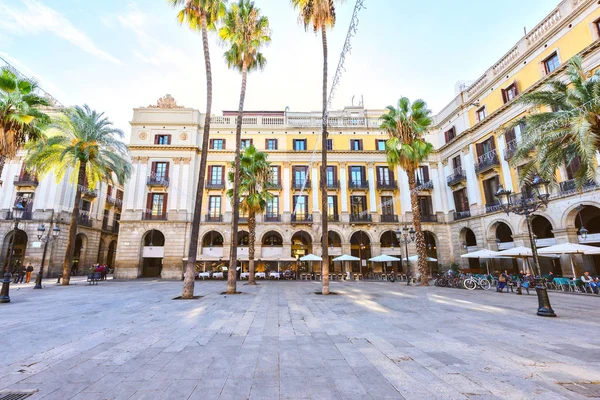 BARCELONA, SPAIN - November 10: Plaza Real Placa Reial . Royal Square Catalonia — ストック写真