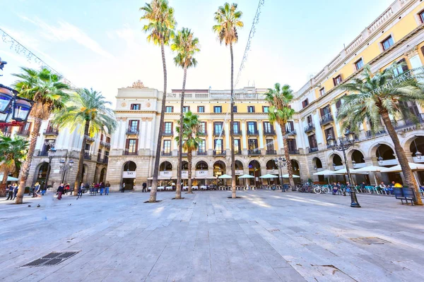 Barcelona, spanien - november 10: plaza real placa reial. Königsplatz Katalonien — Stockfoto