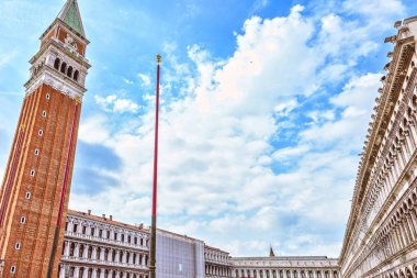 St Campanile Venetia kule işaretler. San Marco Meydanı Venedik, İtalya