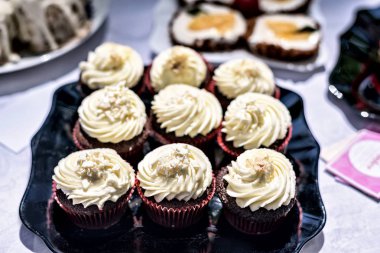 Çikolata Cupcakes yaz lezzetli renkli tatlılar