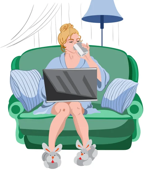 Une femme travaillant à la maison sur un ordinateur portable. Environnement confortable avec pantoufles de lapin et canapé avec oreillers — Image vectorielle