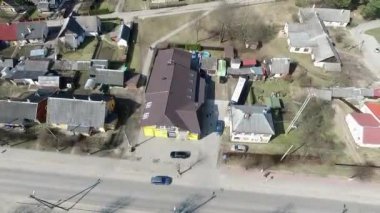 Binalar üzerinde yükselen