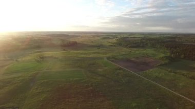 Çayır üzerinde uçuş