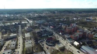 Panorama bitti küçük kasaba döndürme Nehri yakınında