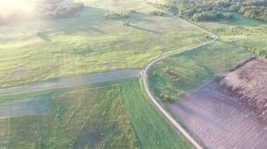 Çayır üzerinde uçuş