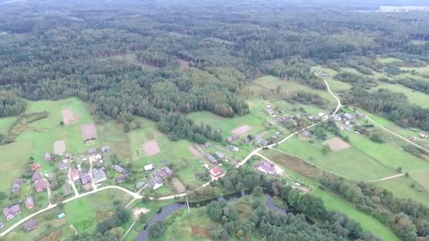 Vliegen Over landschap — Stockvideo