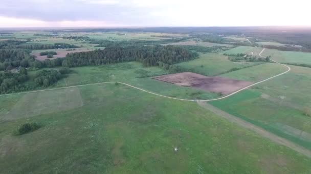 Vuelo sobre el paisaje — Vídeo de stock