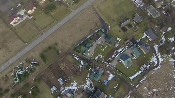 Vertikal flygning över Small Town — Stockvideo