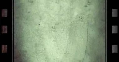 4 k Film bak ile eski dağılımı - kir, ışık sızıntıları, grenli doku, film flash, bir sürü eski film göz etkisi film yakar, beyaz arka plan gerçekçi titreşen