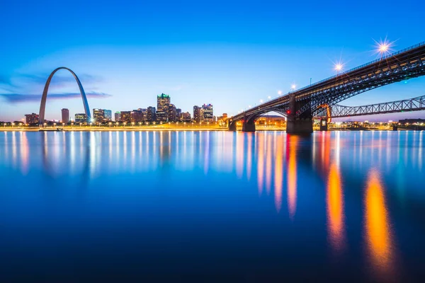 Louis Wolkenkratzer Bei Nacht Mit Reflexion Fluss Louis Missouri Usa — Stockfoto