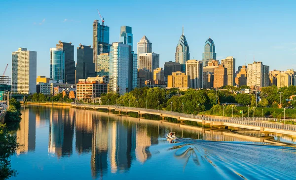 Philadelphia Pennsylvania Usa Philadelphia Panorama Při Západu Slunce Odrazem Řece — Stock fotografie