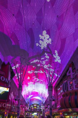Fremont Street Experience 'da ışık gösterisi, Las Vegas, Nevada, ABD - 06 / 24 / 15 - sadece editoryal kullanım için.