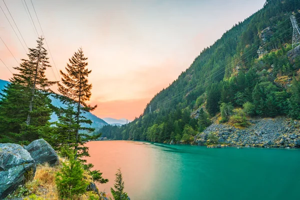 Scena Sul Lago Diablo Quando Alba Mattino Presto Nel Parco — Foto Stock