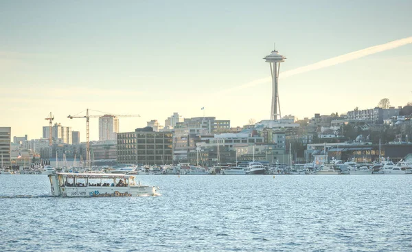 Passeio Pato Passeio Estrada Lago Dia Ensolarado Seattle Washington Eua — Fotografia de Stock