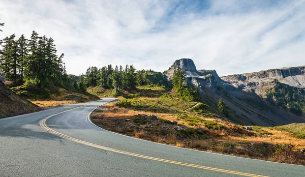 Scenic View Curve Slope Asphalt Road Mountain Day Summer Season — Stock Photo, Image