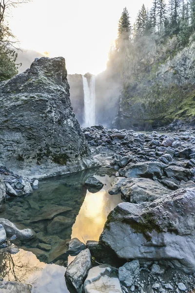 Scenic View Snoqualmie Falls Golden Fog Sunrise Winter Season Washington — Stock Photo, Image