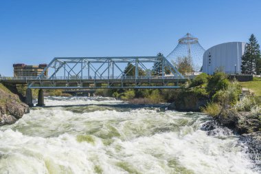 Güneşli bir günde Riverfront Park, Spokane, Washington, ABD. düzenleyici kullanımı için sadece 04 / 17 / 16.