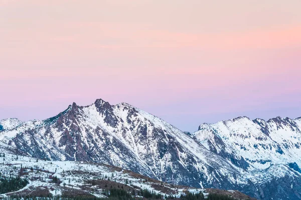 Naturskön Utsikt Över Helens Med Snö Täckt Vintern När Solnedgången — Stockfoto