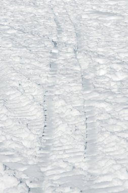 Kayak merkezindeki çok sayıda kayak pisti.