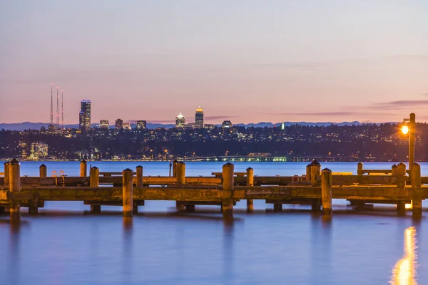 Muelle Con Fondo Bellevue Paisaje Urbano Con Reflexión Sobre Lago — Foto de Stock