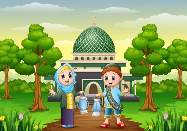 Muçulmano menino e menina desenho animado segurando lanterna com fundo mesquita —  Vetores de Stock