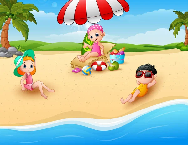 Niños tomando el sol en la playa — Vector de stock