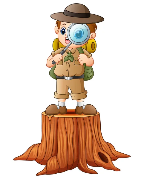 Boy explorer with magnifying glass on tree stump — Stock Vector