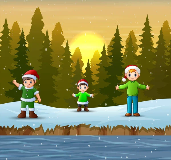 戴着圣诞礼帽的快乐孩子们正享受着降雪 — 图库矢量图片