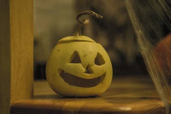 Effrayant, effrayant citrouille attente Halloween . — Photo
