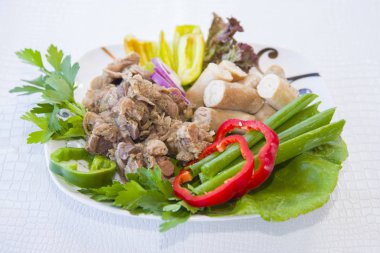 Sebzeli kuzu sakatat pişmiş.