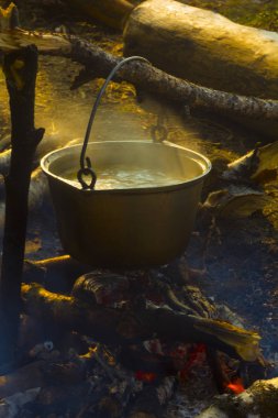 Çorba alan koşullarında yanıyor pişirilir.